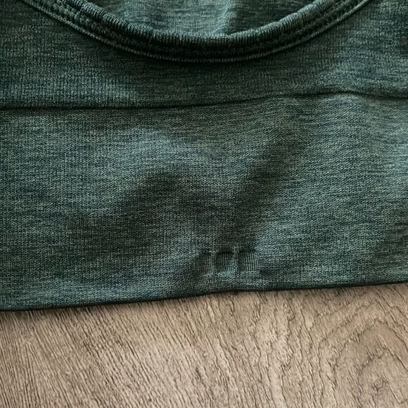 Lululemon size 6 bra - Picture 3 of 3